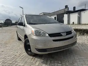 Toyota Sienna CE 2005 Brown