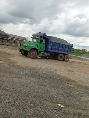 Premium Iron Black Chippings and Granite for Construction