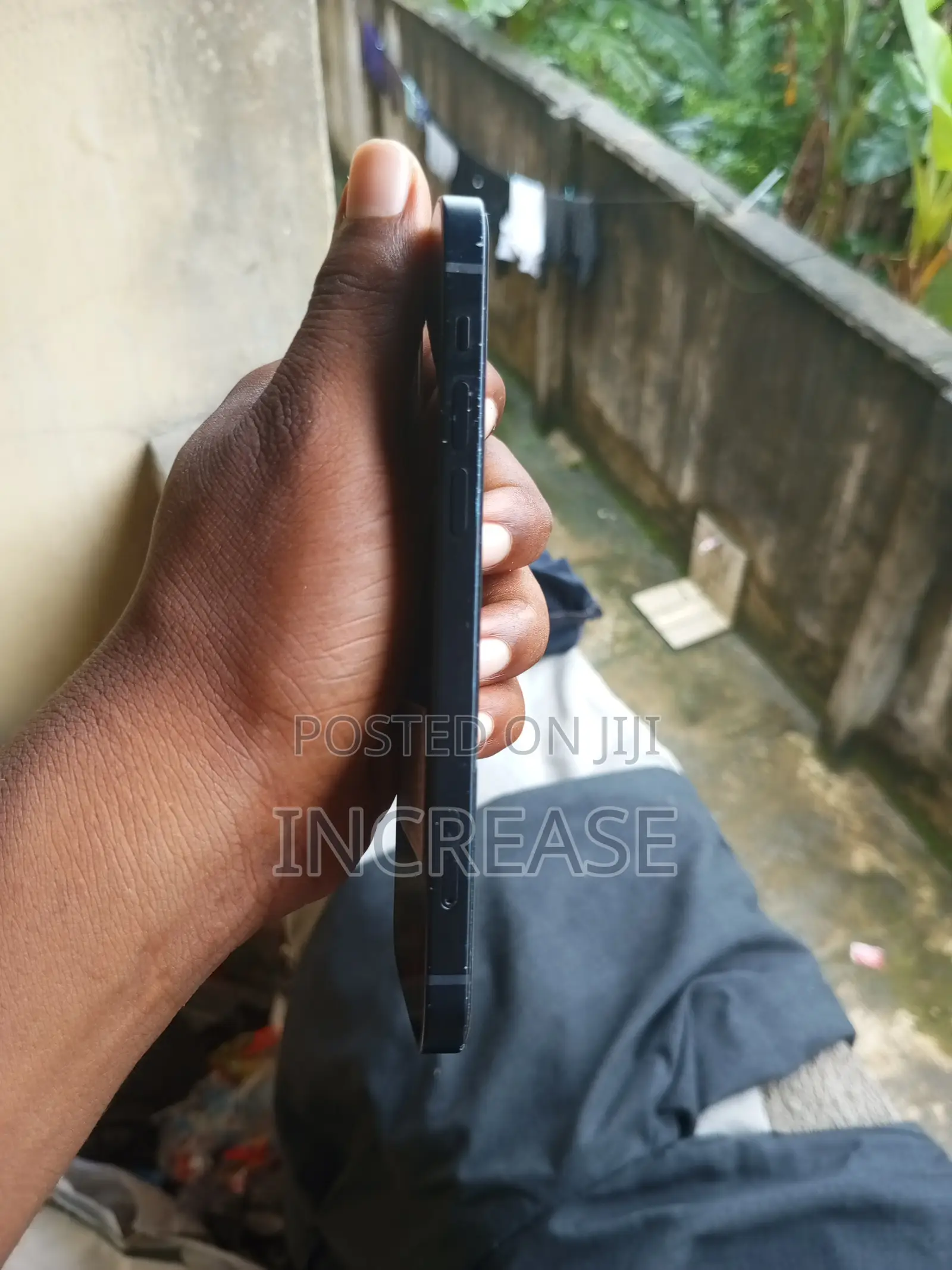 Apple iPhone 12 64 GB Black
