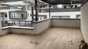 5bdrm Duplex in Kado for rent