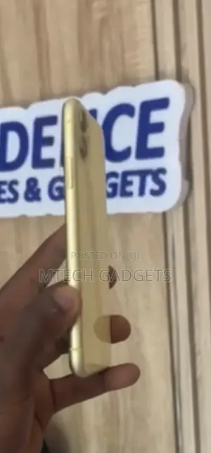 Apple iPhone 11 128 GB Yellow