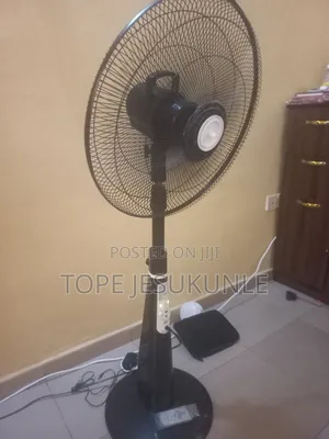 Very Good Neatly Used Century Rechargeable 18 Inches Fan