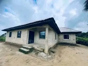 3bdrm Bungalow in Oron Rd, Uyo for sale