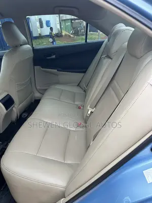 Toyota Camry LE 4dr Sedan (2.5L 4cyl 6A) 2012 Blue