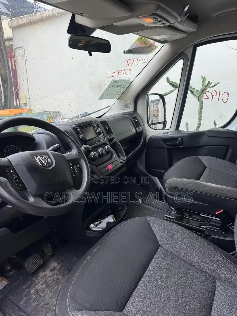 Dodge B3500 2014 Grey
