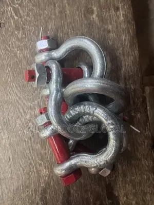 Fender Shackle 4 1/2 Ton (5/8”)
