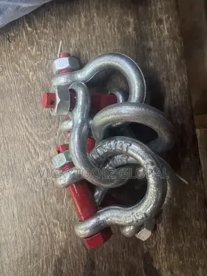 Fender Shackle 4 1/2 Ton (5/8”)