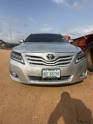 Toyota Camry XLE V6 4dr Sedan (3.5L 6cyl 6AM) 2009 Silver