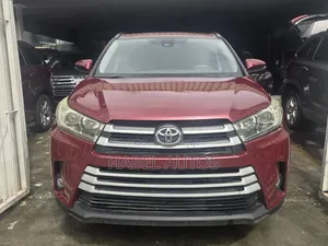 Toyota Highlander SE 2019 Burgundy
