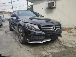Mercedes-Benz C300 2017 Black