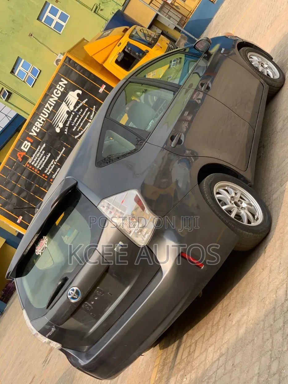 Toyota Prius 2012 Gray