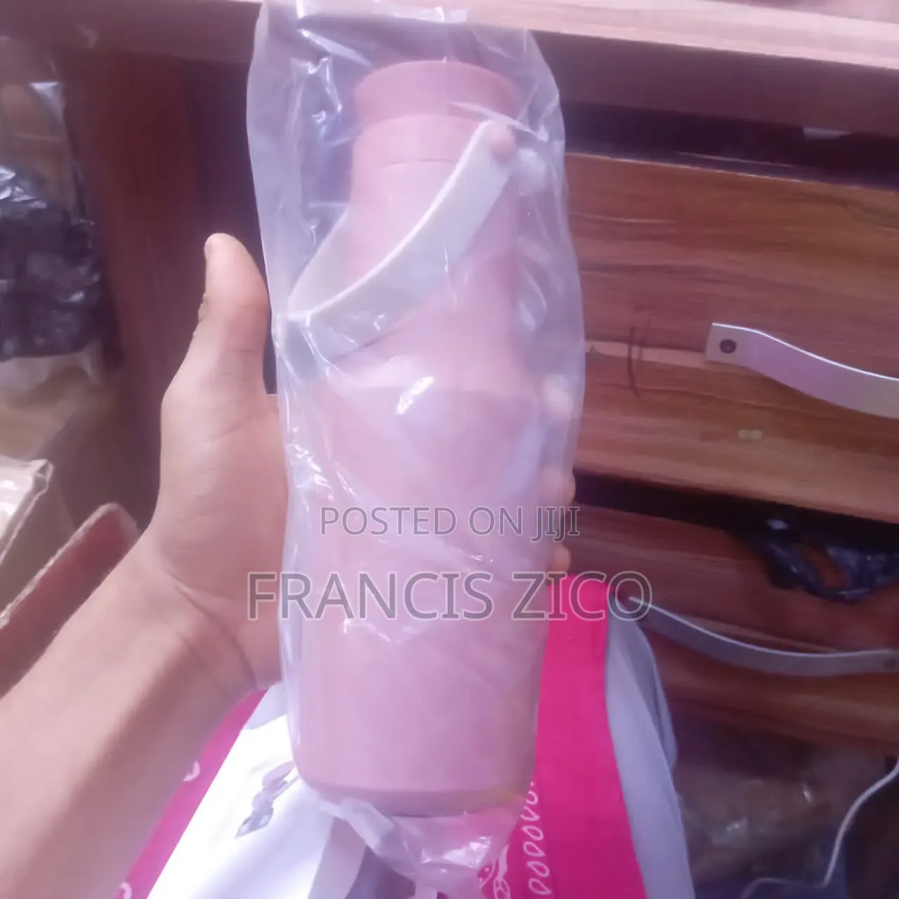 Vacuum With Silicon Handle
