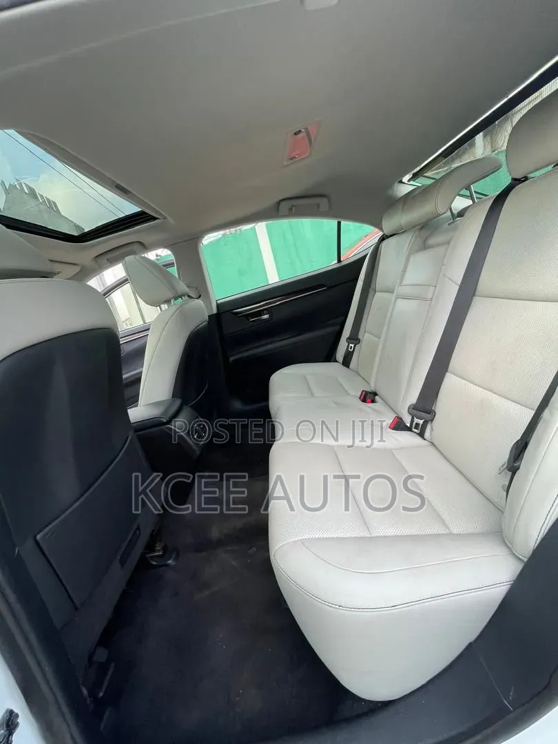 Lexus ES 2015 White