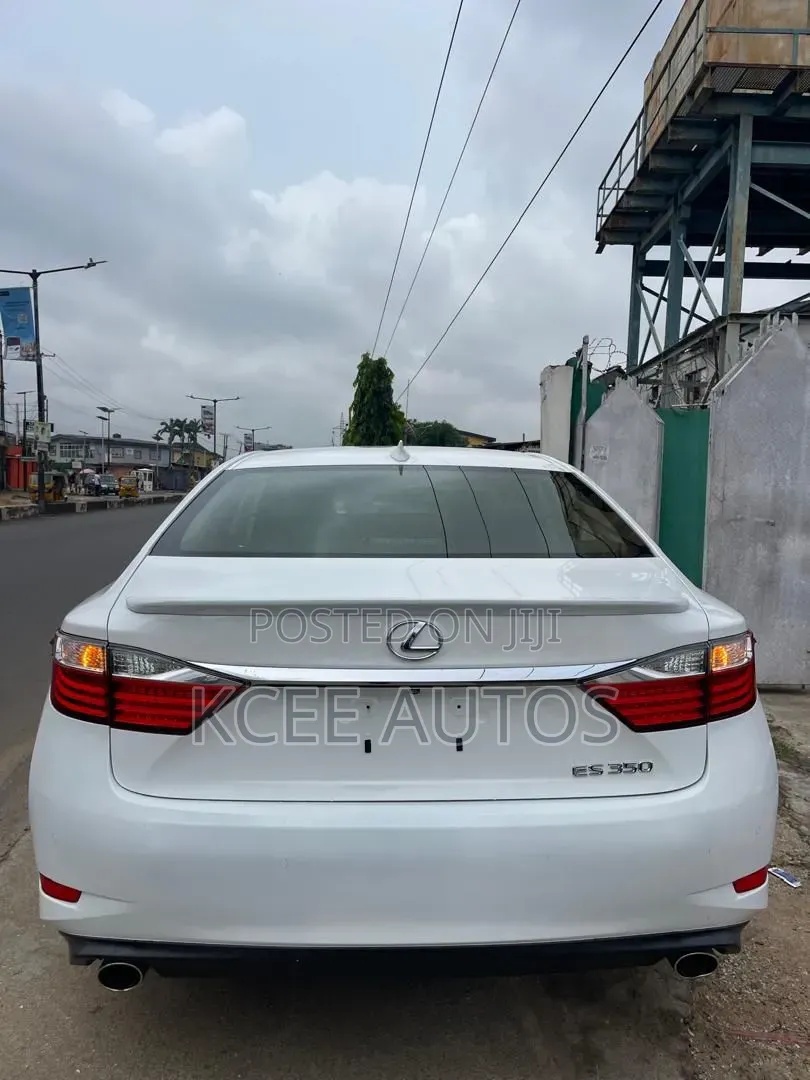 Lexus ES 2015 White