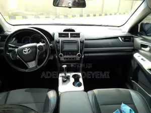 Toyota Camry SE 4dr Sedan (2.5L 4cyl 6A) 2013 Gray