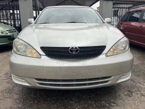 Toyota Camry 2004 Silver