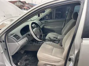 Toyota Camry 2004 Silver