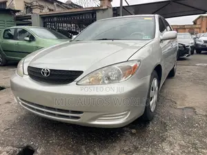 Toyota Camry 2004 Silver
