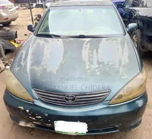 Toyota Camry 2005 Gray