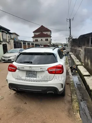 Mercedes-Benz GLA 250 2017 White