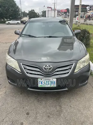 Toyota Camry LE 4dr Sedan (2.5L 4cyl 6AM) 2010 Gray