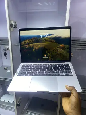 Laptop Apple MacBook Air 2022 M2 16GB Apple M2 SSD 256GB
