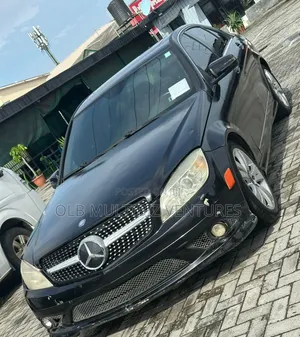 Mercedes-Benz C300 2010 Black
