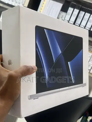 New Laptop Apple MacBook Pro 16GB Apple M2 SSD 1T