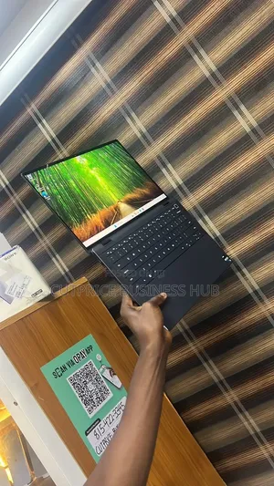 Laptop Dell Latitude 9440 16GB Intel Core i5 SSD 256GB