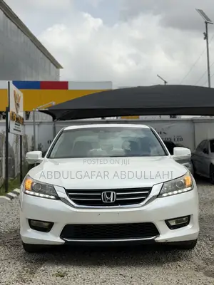 Honda Accord Touring 4dr Sedan FWD (3.5L 6cyl 6A) 2013 White