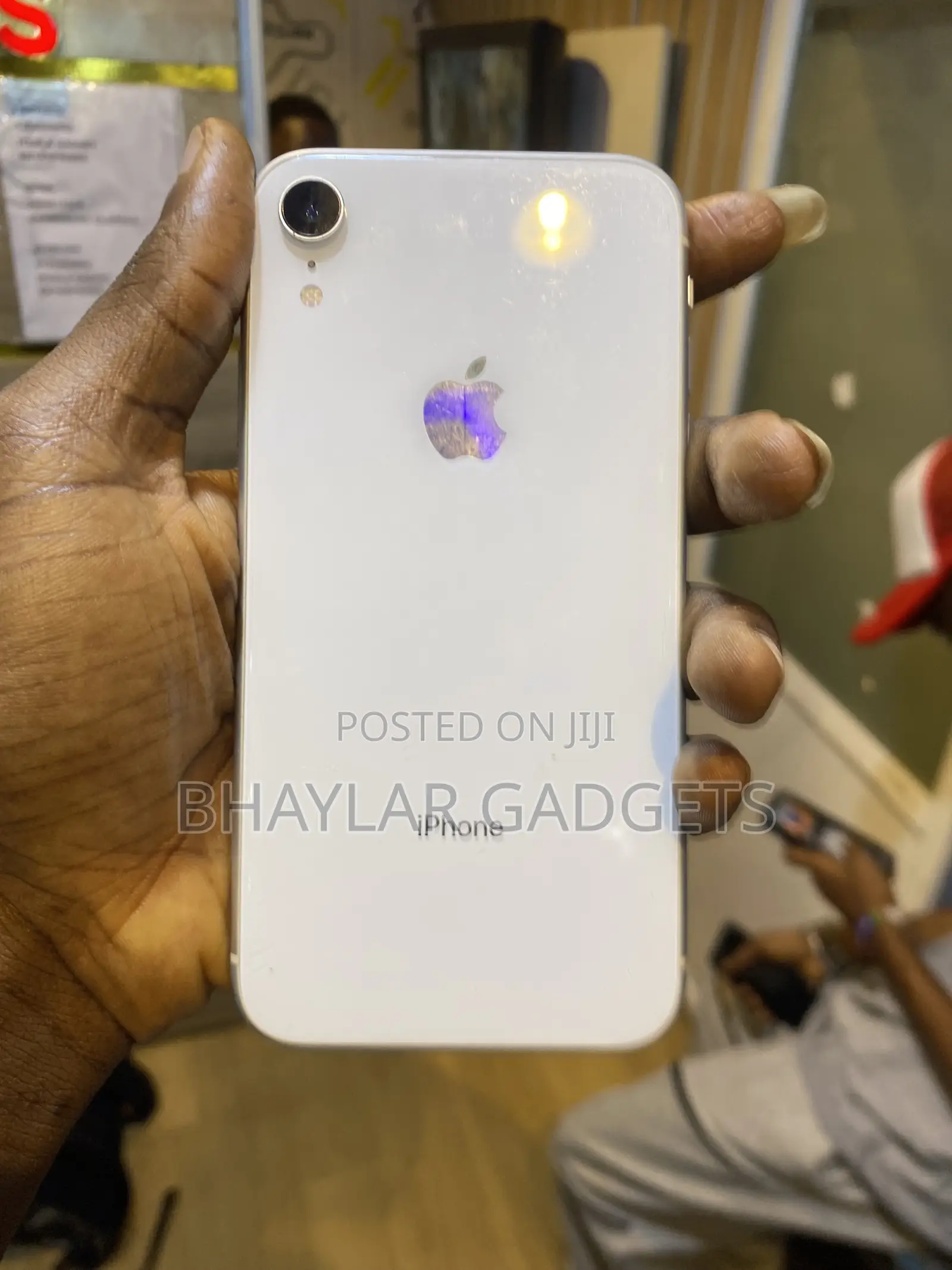 Apple iPhone XR 64 GB White