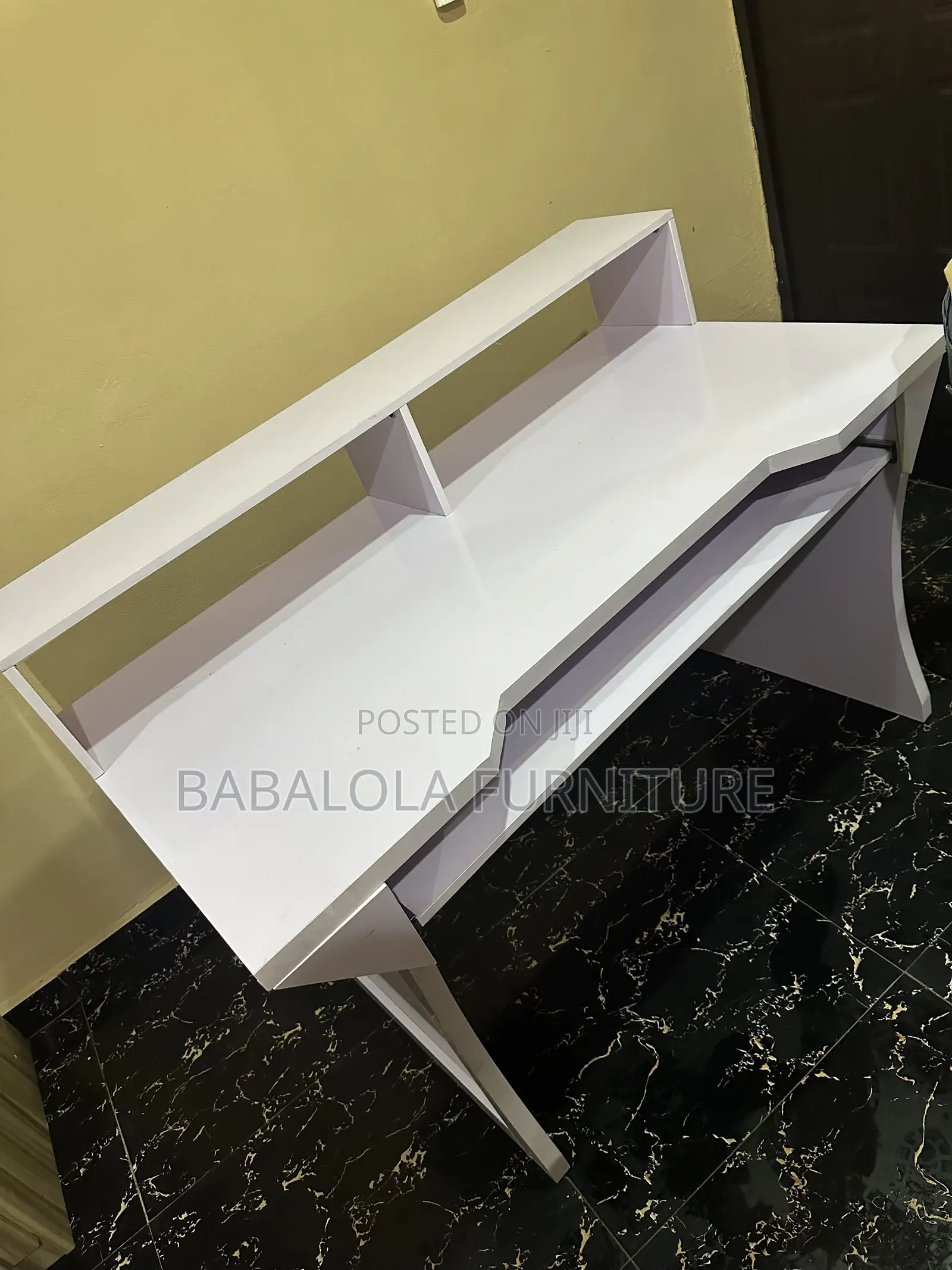 1.4 Meter Studio Table