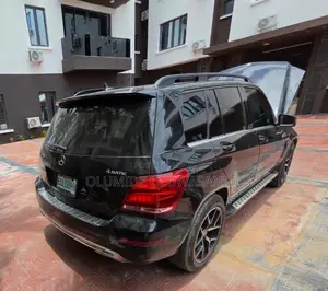 Mercedes-Benz GLK-Class Base GLK 350 4dr AWD 4MATIC (3.5L 6cyl 7A) 2015