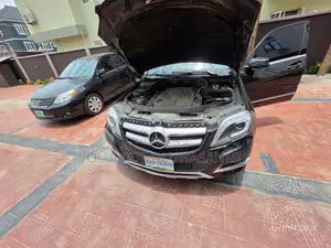 Mercedes-Benz GLK-Class Base GLK 350 4dr AWD 4MATIC (3.5L 6cyl 7A) 2015