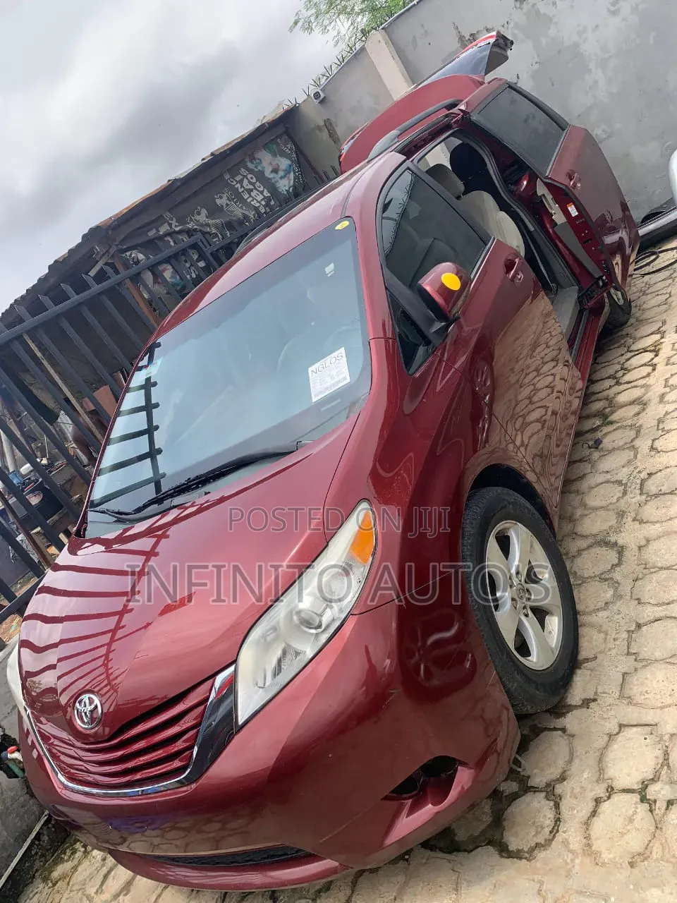 Toyota Sienna 2015 Red