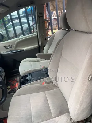 Toyota Sienna 2015 Red