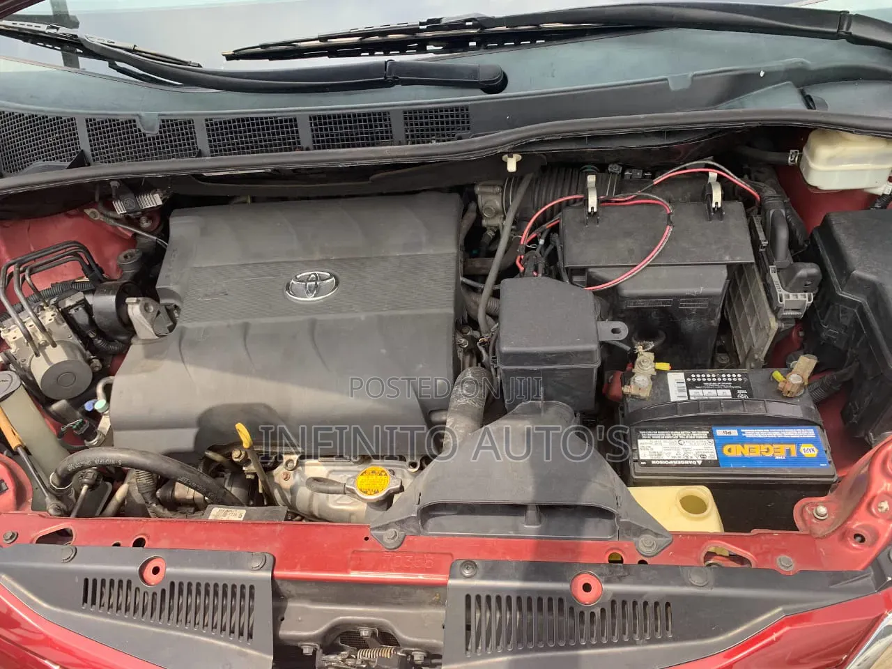 Toyota Sienna 2015 Red