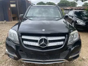 Mercedes-Benz GLK-Class Base GLK 350 4dr AWD 4MATIC (3.5L 6cyl 7A) 2015