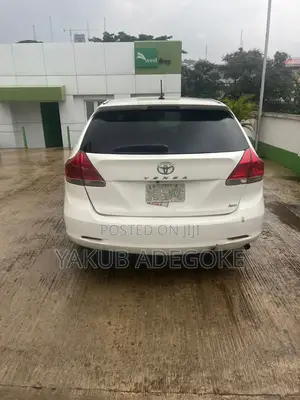 Toyota Venza LE 2010 White
