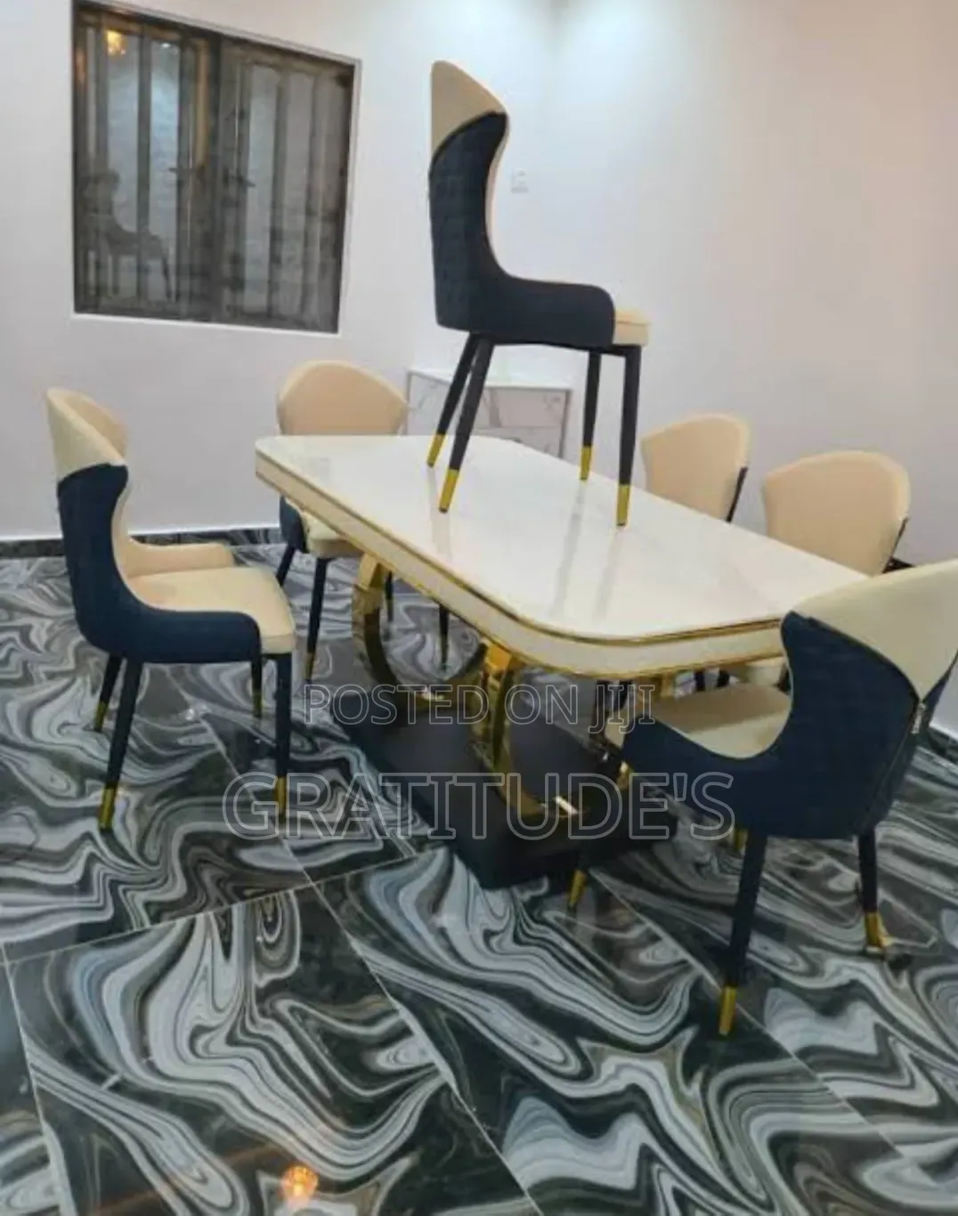 Classic Dinner Table Set