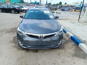 Toyota Avalon XLE Sedar FWD (3.5L 6cyl 6A) 2013 Gray