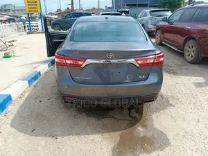 Toyota Avalon XLE Sedar FWD (3.5L 6cyl 6A) 2013 Gray