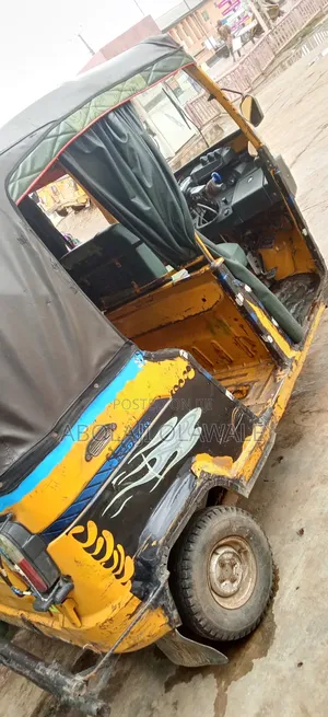 TVS King Deluxe Plus iTouch Start 2024 Yellow