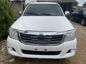Toyota Hilux 2015 White