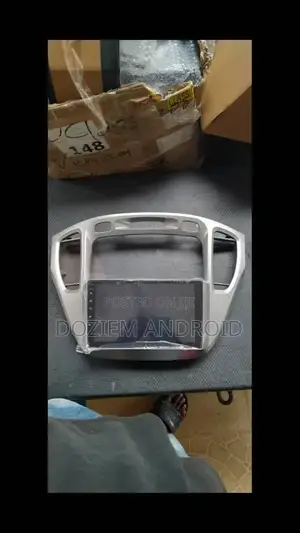 Highlander 2005 Model With Reverse Camera