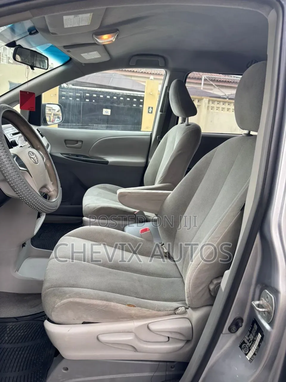 Toyota Sienna 2012 Silver