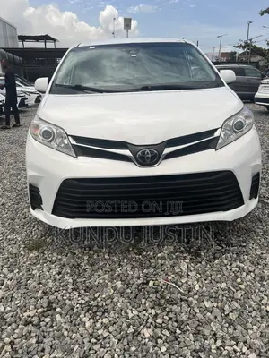 Toyota Sienna 2020 White
