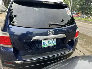 Toyota Highlander Limited 3.5l 4WD 2013 Blue