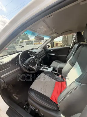 Toyota Camry SE Sport 4dr Sedan (2.5L 4cyl 6A) 2014 White