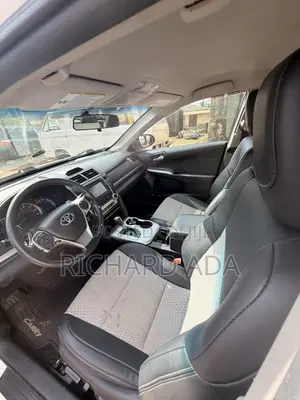 Toyota Camry SE Sport 4dr Sedan (2.5L 4cyl 6A) 2014 White